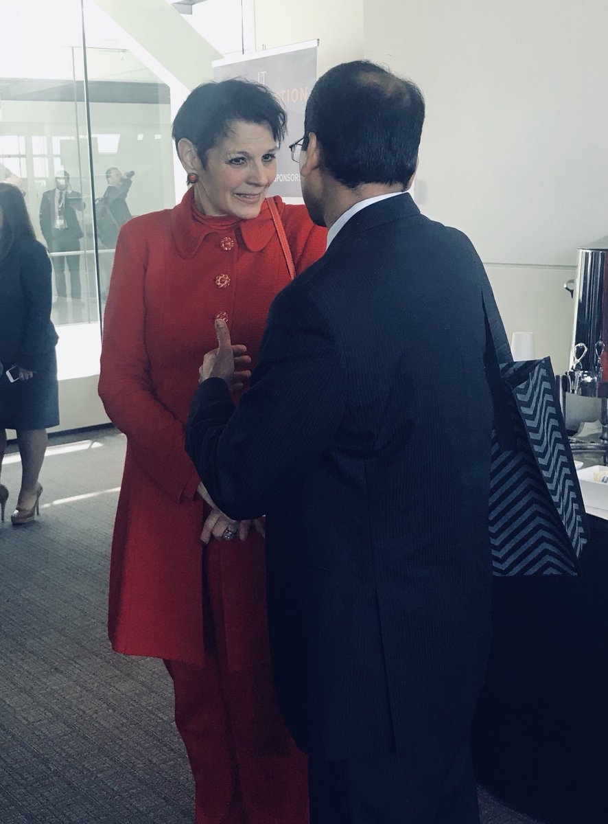 fedscoop's tweet photo. Sessions may be wrapped, but the discussions are just getting started. #ITMod18 #ITModernization #technology #innovation #trailblazers https://t.co/v8wkDb4AvQ