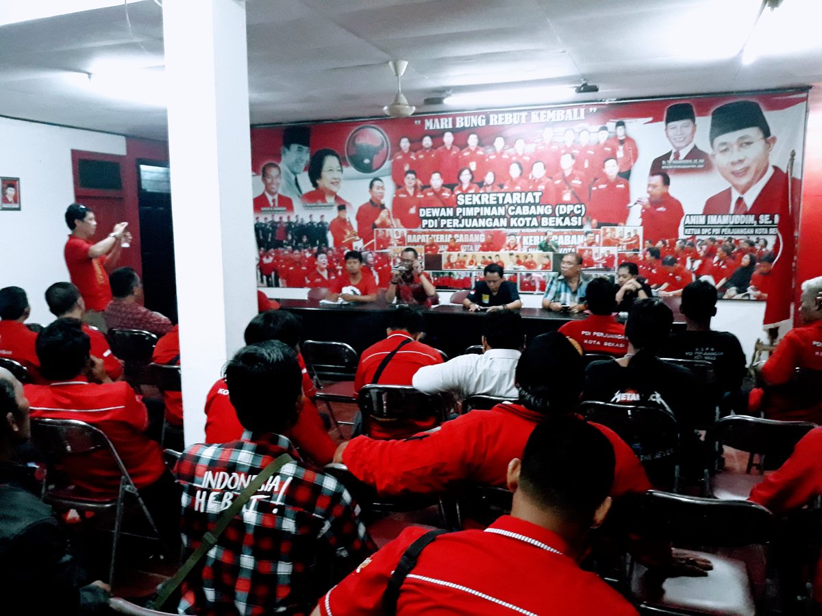 JB2020KotaBks's tweet photo. Konsolidasi Kota Bekasi utk HASANAH #hasanahmenang #hasanahkeurjabar #kotabekasi @kominfopdip @DPD_PDIP_JABAR @jabarhasanah @BPPemiluPDIP @nico_godjang @EnieWidhiastuti @kak_kiang @TMP_BekasiKota @bro_Hers313 @endybukan @Steven_Pratama @BMI_BKSLTN @ineu_purwadewi @dennybratha https://t.co/rQ7HF1Trnq
