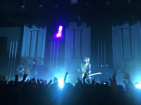_5SOSFrance's tweet photo. Luke hier soir (2) // VIA INSIDER // -Ana https://t.co/Dnabzgi6tr