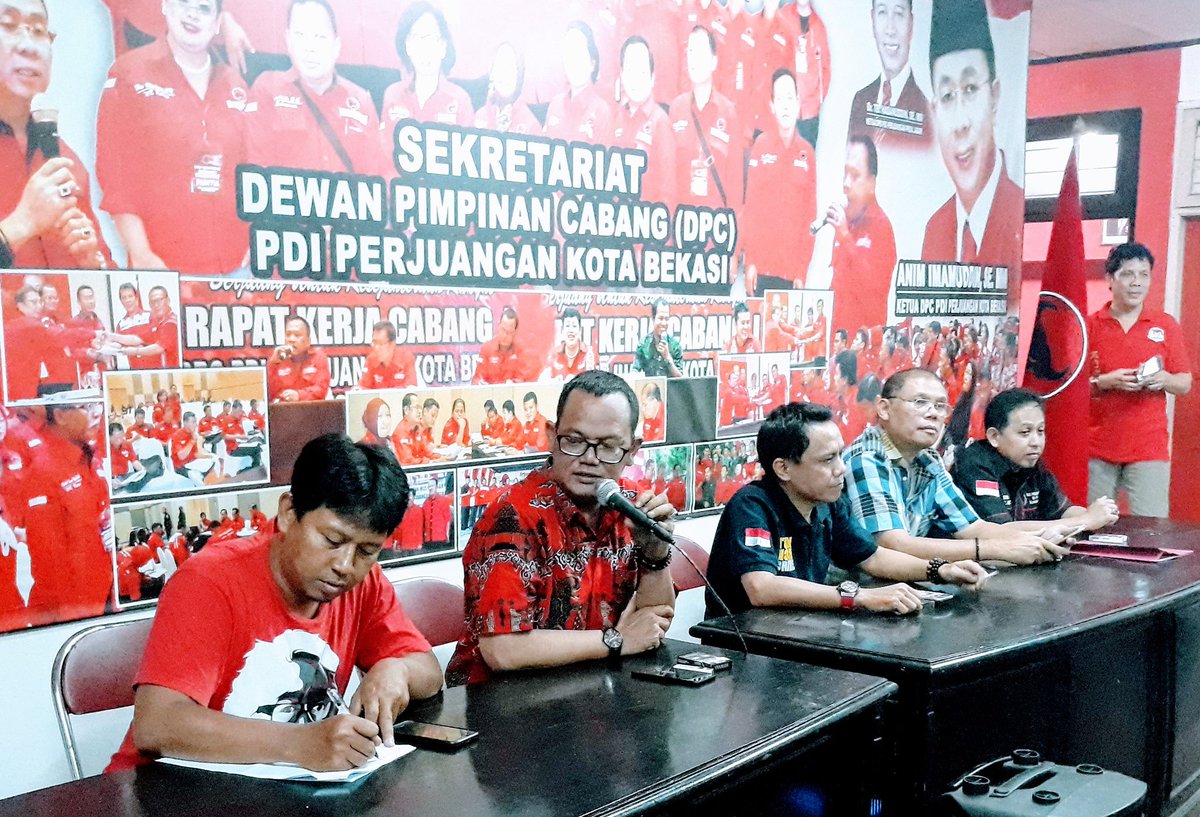 JB2020KotaBks's tweet photo. Konsolidasi Kota Bekasi utk HASANAH #hasanahmenang #hasanahkeurjabar #kotabekasi @kominfopdip @DPD_PDIP_JABAR @jabarhasanah @BPPemiluPDIP @nico_godjang @EnieWidhiastuti @kak_kiang @TMP_BekasiKota @bro_Hers313 @endybukan @Steven_Pratama @BMI_BKSLTN @ineu_purwadewi @dennybratha https://t.co/rQ7HF1Trnq