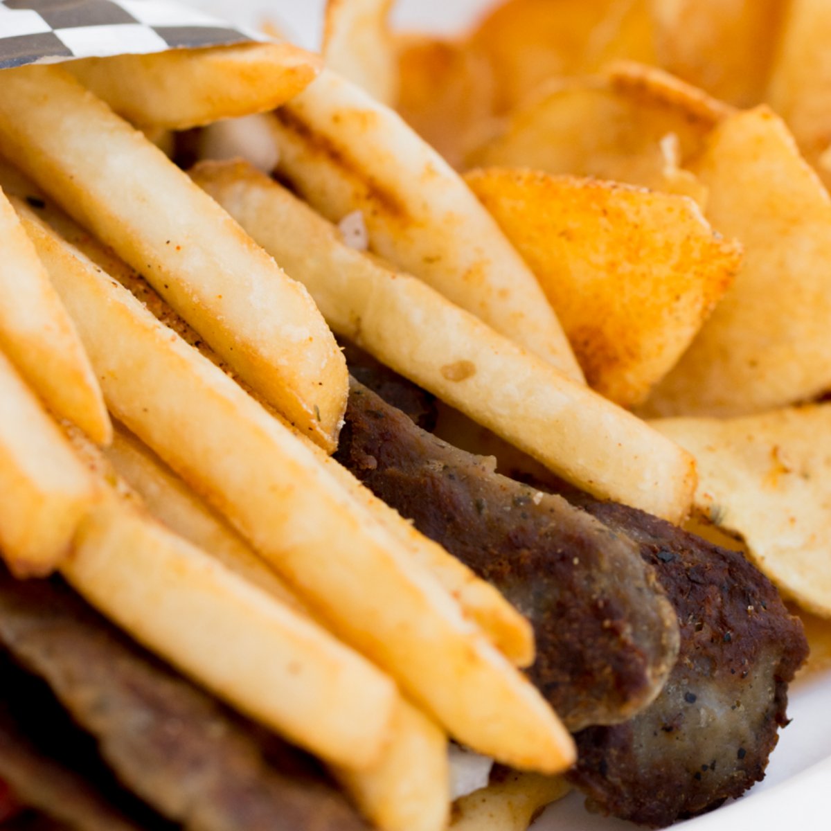 roumelicafe's tweet photo. Keep your eyes on the fries. https://t.co/TFG1dpy6kK