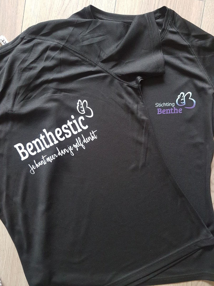 Stichtingbenthe's tweet photo. A.s. zondag doen we mee aan de #MarathonvanRotterdam. Zie je ons in ons #TeamBenthe #TeamBenthestic shirt? Neem een foto, laat ons weten waar we gespot zijn en tag ons op social media!  #lymfatischemalformatie #goeddoel #nonprofit https://t.co/5K8pTMTtwa