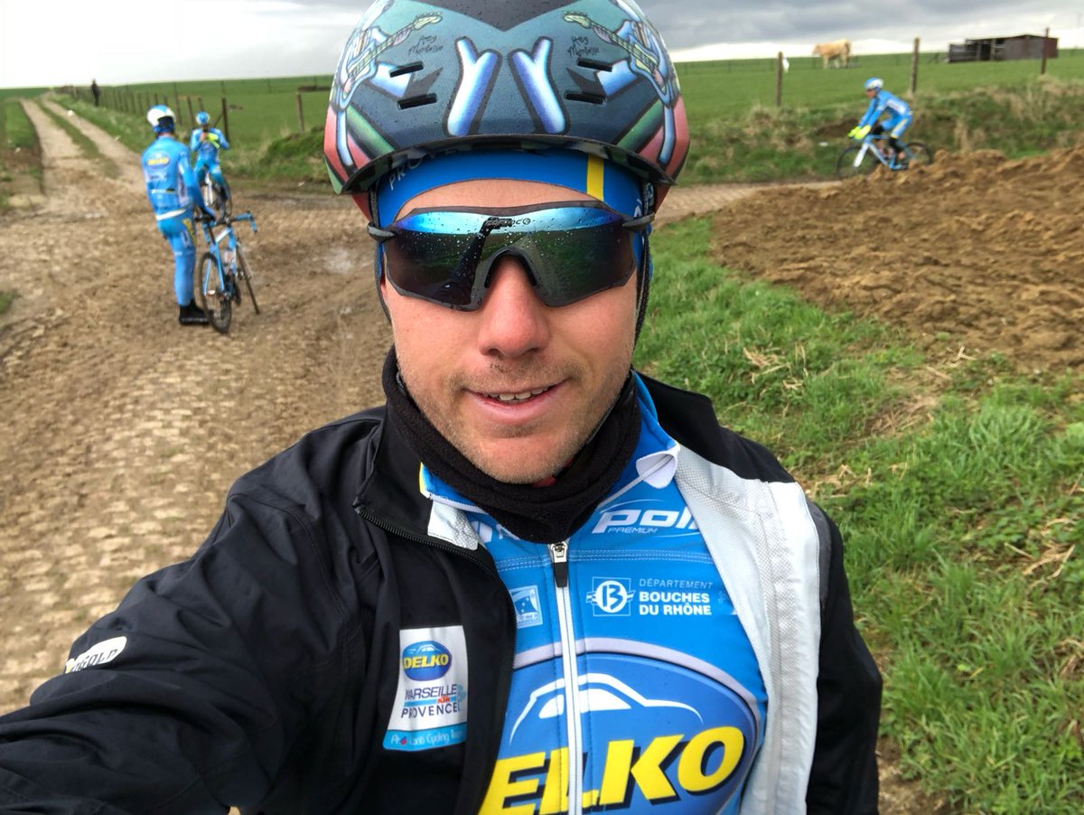 TeamDelko's tweet photo. New @CarnacCycling helmet for @brenton_jones !
#ParisRoubaix2018 edition! 👌 https://t.co/Wrb1w82Fyw