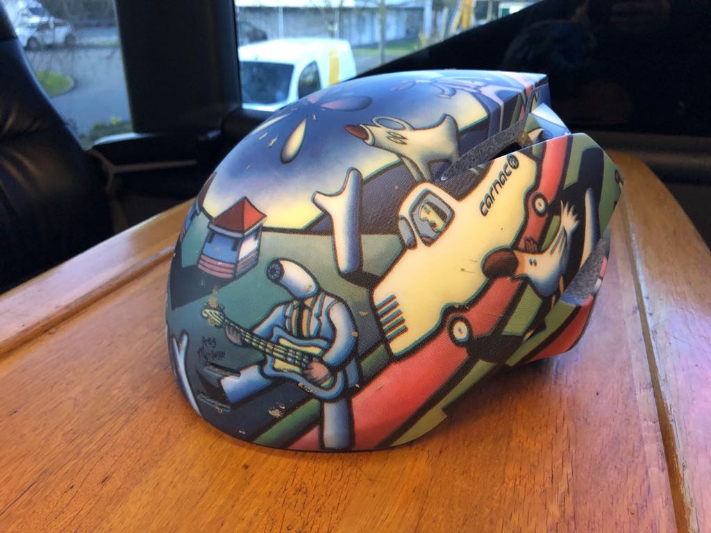 TeamDelko's tweet photo. New @CarnacCycling helmet for @brenton_jones !
#ParisRoubaix2018 edition! 👌 https://t.co/Wrb1w82Fyw