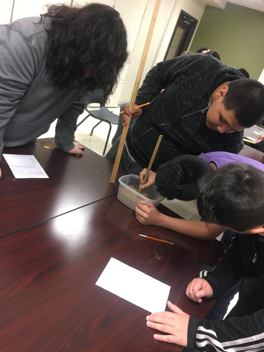 ScienceDiva75's tweet photo. 1B2A working together to discover the relationship between height and depth https://t.co/A5bT8m1OQj
