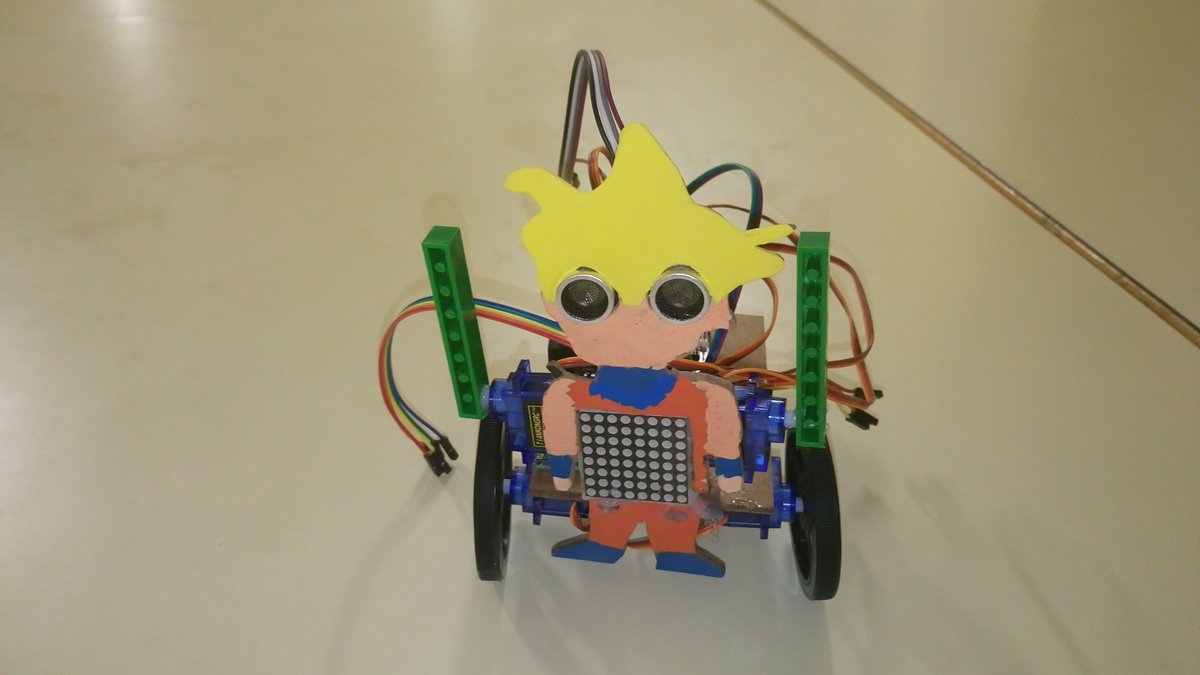 ReneRGorgojo's tweet image. Montaje del robot #DYOR  de @RoboticaFacil @roboticaUPV en #ControlyRobótica3ESO de @ieslagandara en @educacyl.