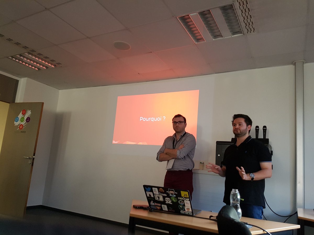 cyrillegrifo's tweet photo. Maintenant c'est au tour de @xavierballoy & Julien de nous parler #cleanArchitecture et de faire un REX sur la mise en place sur leur dernier projet d'application mobile sur #iOS et #Android. #TechNightbyAXA #AXAWebCenter #ThePlaceToDev https://t.co/AwvEapWi8t