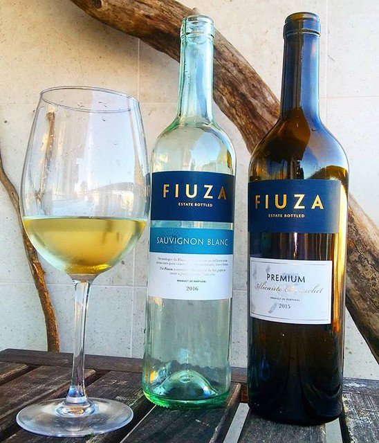 Reposting @quintascomunicacao: - via @Crowdfire 
Fiuza time...yeahhhhhhh....
#fiuzawines #fiuza #portugesewine #portugalwines #wine #wines #winery #winetime #adega #soomelier #vino #weine #wein #uva #grapes #vinhosdeportugal #winewine #winewinewine #winewithfriends #winewednesday