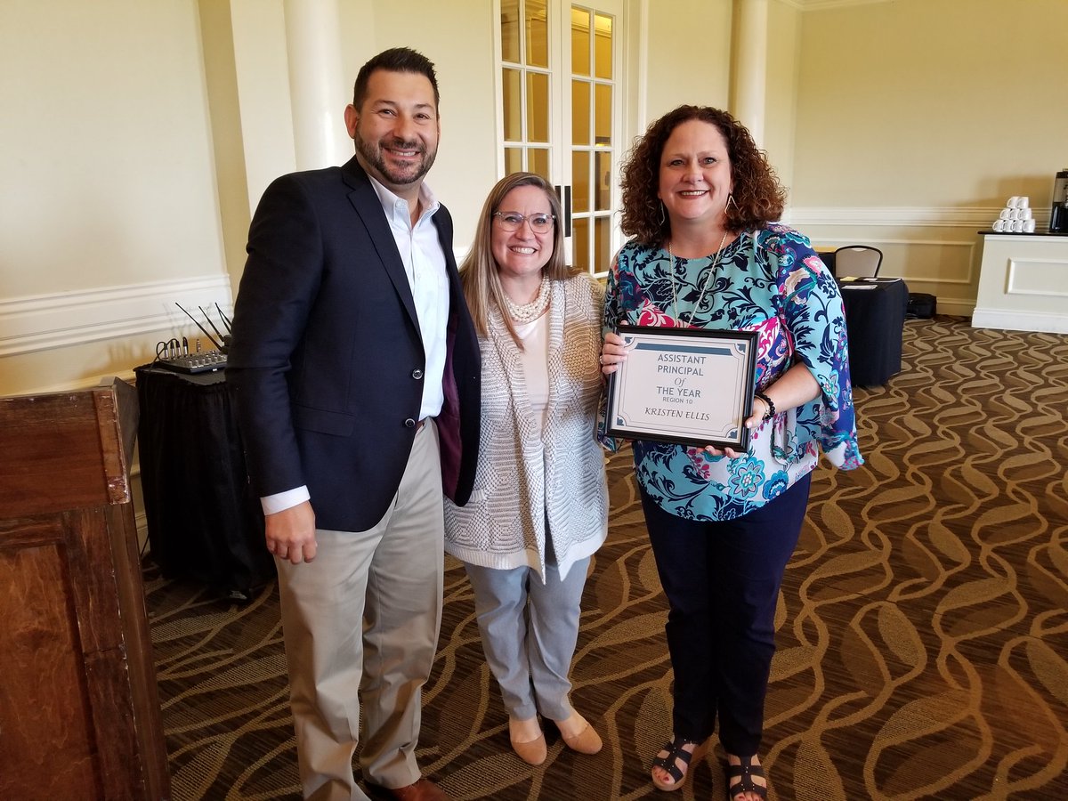 tepsamark's tweet photo. Congratulations, Kristin Ellis, for being named Region10 Assistant Principal of the Year @McKinneyisd @TEPSAtalk @NAESP w/ TEPSA President Manuel Gonzales &amp; Region 10 President Gema Hall https://t.co/ZqACf66wDb