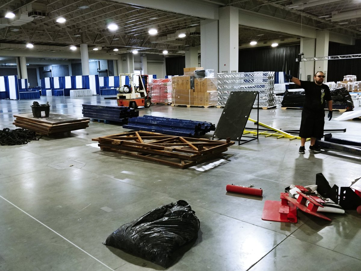 WarriorStateOCR's tweet photo. Ninja OCR course is going up who all is coming outcto FITCON this weekend to run conqure it???? https://t.co/Z5JrGie2RU