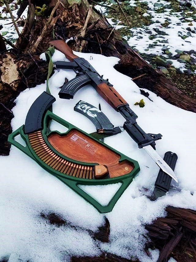 Podavach's tweet photo. Well, that green one looks pretty cool on snow πͺπ
#podavach #podavachfury #ar15 #ak47 #ak74 #firearms #2a #guns #weaponsdaily #riflesdaily #magloader #speedloader #speedloading #ammo #ammunition #pewpewlife
Photo by @7archangel777 https://t.co/EGAlSTPmKm