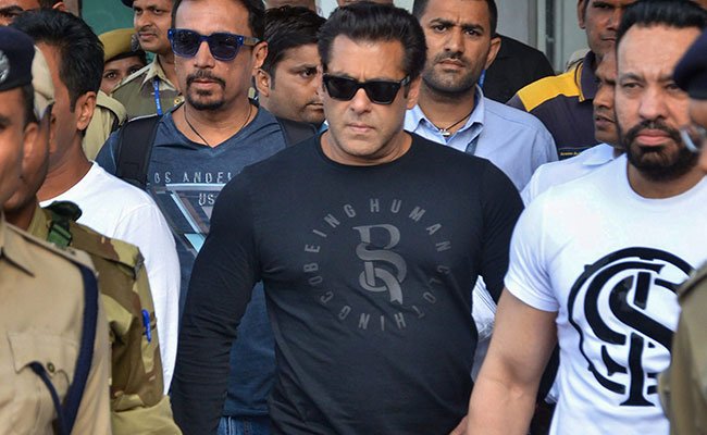 tipsme2015's tweet photo. Do you think Salman Khan Conviction is Right or Wrong! Vote your Views
https://t.co/suRNz0Igbb
#salmankhan #SalmanConvicted #SalmanVerdict  #SalmanKaFaisla https://t.co/X1MmMVM4eg