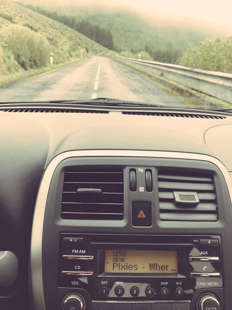 Me encanta conducir, donde sea... por eso siempre llevo encima mi música 🙂 #stop #pixies #whereismind