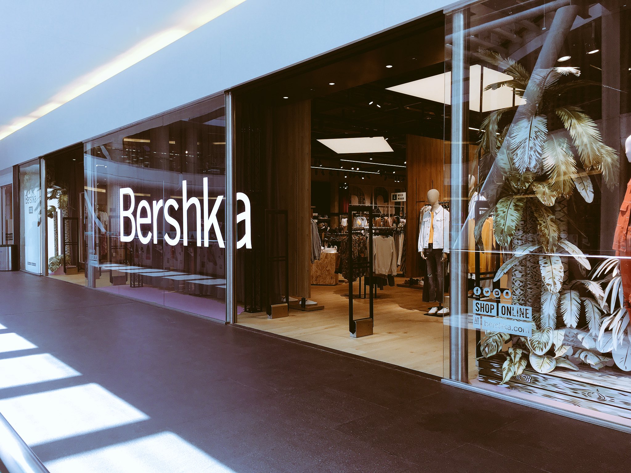 Reina tallarines Pickering Reforma 222 on Twitter: "¿Ya conocen la nueva imagen de @Bershka ? Conócela  en #reforma222 https://t.co/NESevG30gf" / Twitter