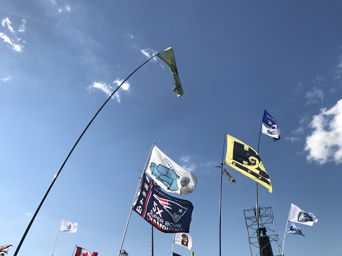 Adam Rivas (@adnsuzy) | Twitter