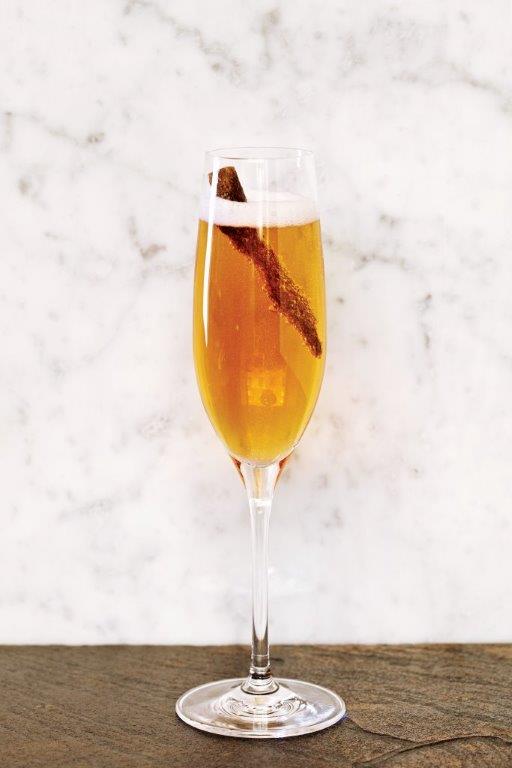 cinnamonsoho's tweet photo. We're LATE tonight &amp; feeling VERY naughty as it's a 'SKOOL' night 🤣😏 @cinnamonsoho @Joho_Soho - Join us for dinner from 9.30pm onwards.. 2 AMAZING courses for only £22pp and our FAV Cinnamon Bellini 🍾🍾💚💛- then who knows.. https://t.co/erqIVpVkdm
