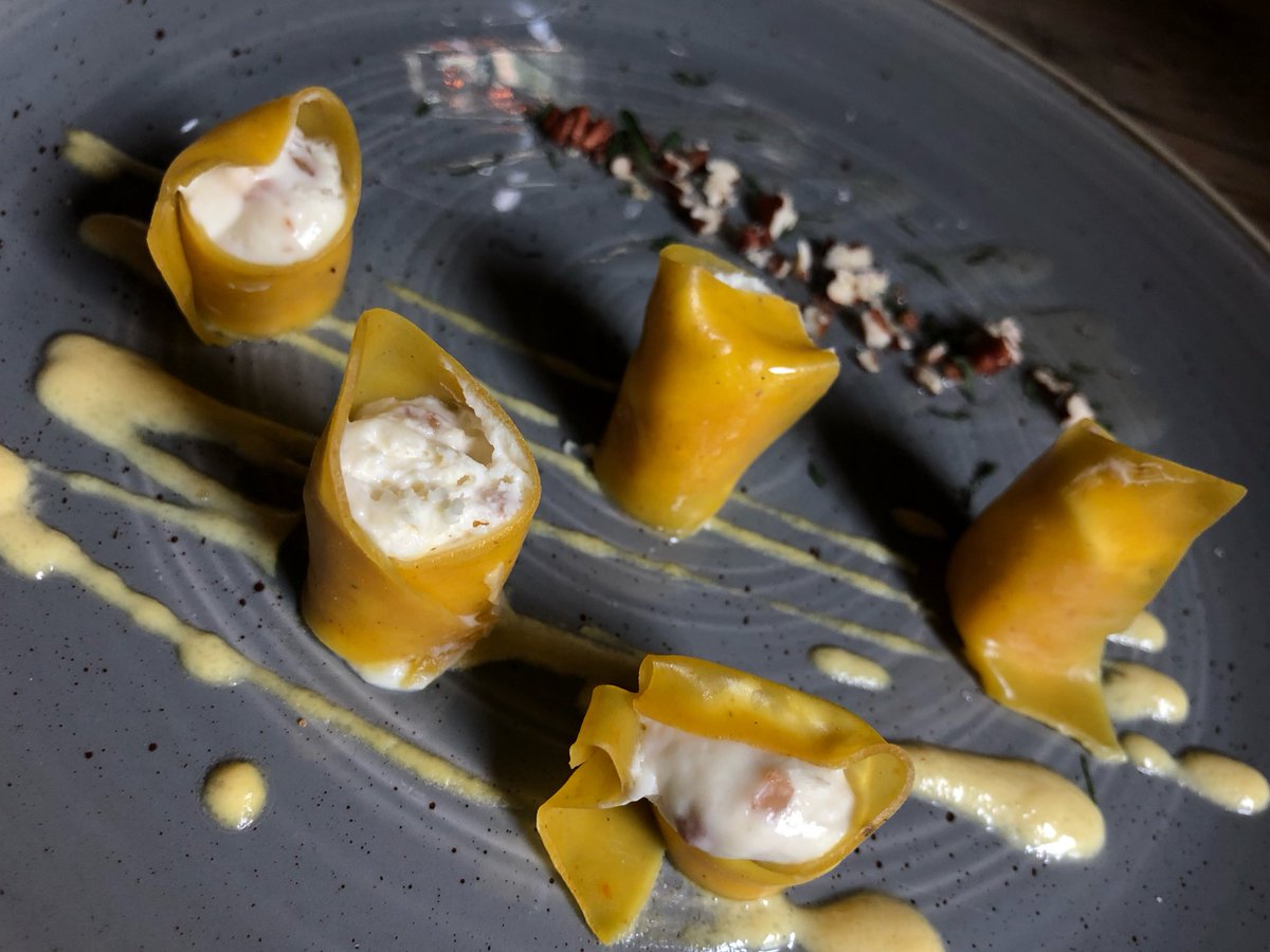 EpicuristasMx's tweet photo. Hoy, en @JaleoPolanco, dos de nuestros cocineros favoritos en todo el país. @lacocinoteca y @Ic7Pedro.
Investigadores gastronómicos con el don del 🔥.
A partir de la 1 pm #CDMX https://t.co/MCsPaSKnhN