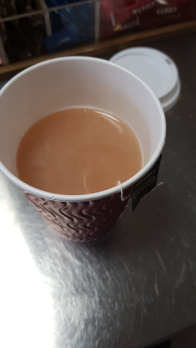 muskovardo's tweet photo. Just got half a cup of tea from Costa...where's the rest?? @CostaCoffee https://t.co/rot1426sSh