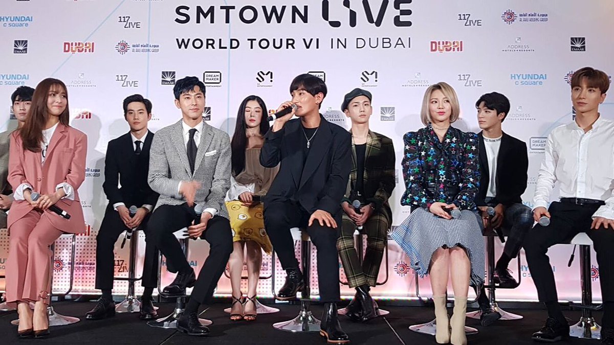 KIMJUNC0TT0NS's tweet photo. #SMTOWNinDubai press conference group representatives: 
EXO- SUHO 
SHINee- KEY
NCT- JENO 
SNSD- HYOYEON
SUPER JUNIOR- LEETEUK 
RED VELVET- IRENE
TVXQ- YUNHO
FX- LUNA https://t.co/uoQcK01VeO