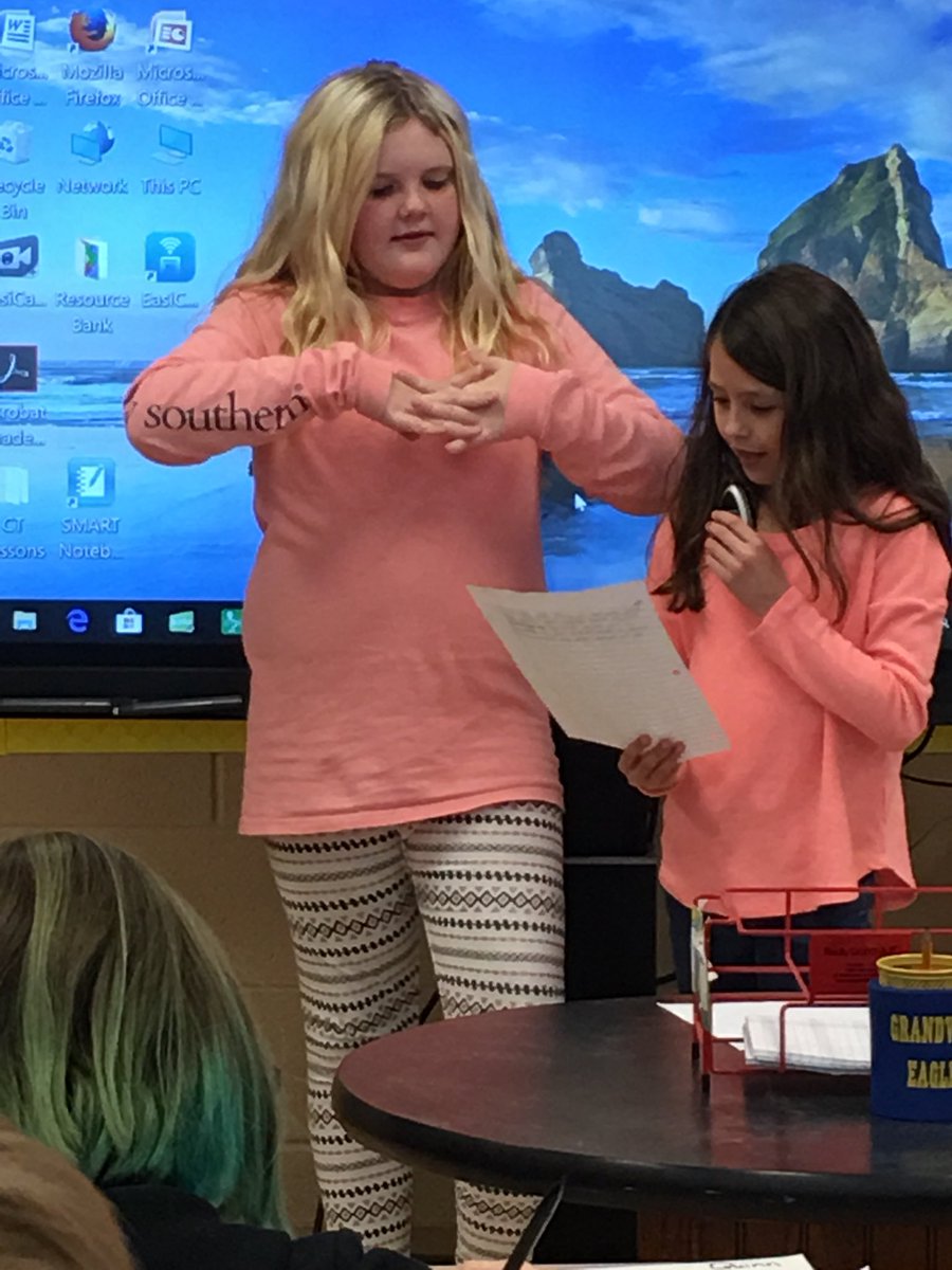 FoxGixs's tweet photo. Ss comparing and contrasting articles during RTI. https://t.co/FDloVMwJfk