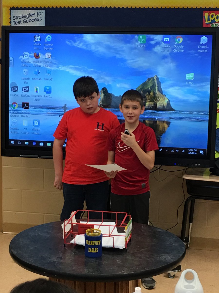 Ss comparing and contrasting articles during RTI.