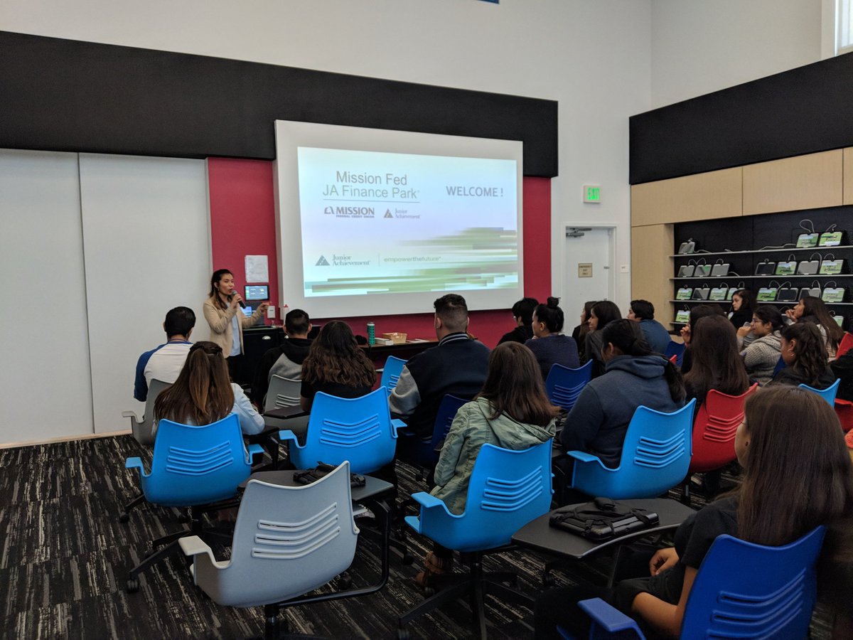 RoseAnita tweet media