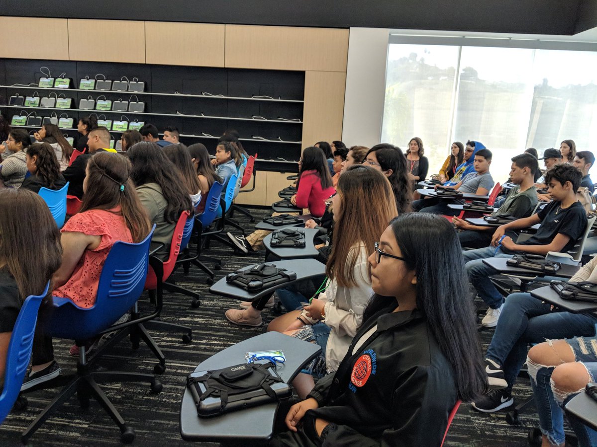 RoseAnita tweet media