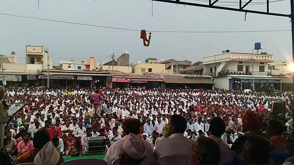 DeepakJunjarwad's tweet photo. @vicky90310415 @AmitShah @RahulGandhi @narendramodi @suvarnanewstv @publictvnews @BSYBJP @siddaramaiah @GODIGOUDAR @PMOIndia @gadadforchange #IPL2018 #ಈ_ಸಲ_ಕಪ್_ನಮ್ದೆ  #ಬದಲಾವಣೆಗಾಗಿ_ಗಡಾದ #GadadForChange #arabhavi #Mudalgitaluk https://t.co/qwp45BLrkf