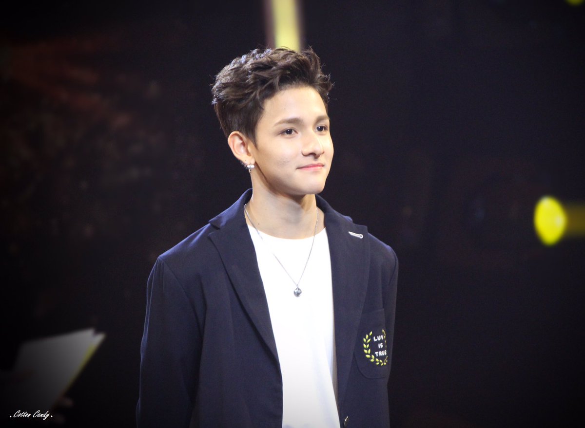 SamuelCandy0117's tweet photo. 180403 Duet Song show in vietnam ' Nhạc hội Song ca'
#Samuel #Samuelinvietnam #김사무엘 #사무엘 @bravepunch0117 @bravepunch_ https://t.co/4rGV5iATW1