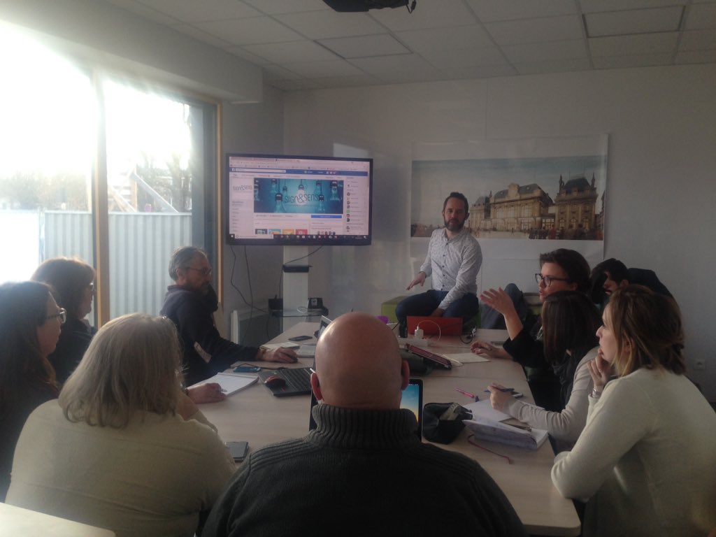 LaStationStOmer's tweet photo. Ce soir @LaStationStOmer on booste notre notoriété grùce aux réseaux sociaux. Merci @ArnaudDelanoy #lastationstomer #agglocapso https://t.co/1Pg354I7qD