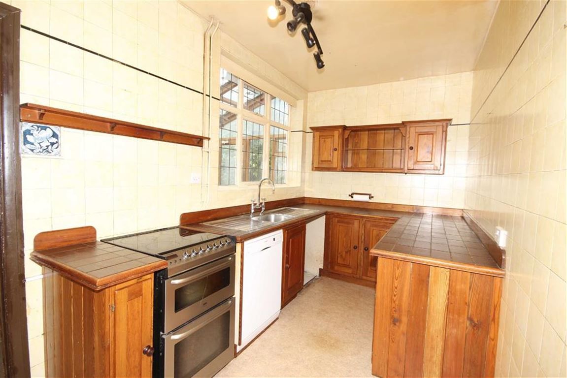 BriscombeNutterStaff tweet media