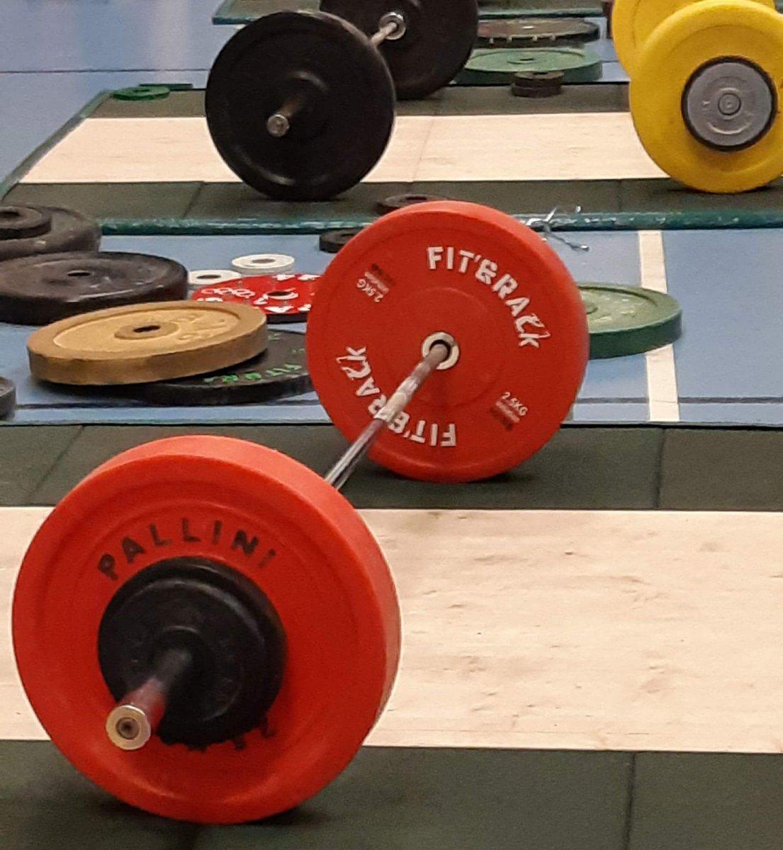 As_GDNCaen's tweet photo. Bravo à nos 2 équipes filles 🚺et garçons🚹 pour leur belle performance puisqu'elles reviennent chacune avec la médaille d'argent de vice champion de France d'#halterophilie 🏆 #UNSS
Nous nous sommes très fiers-es de leur performance et de leur attitude.
@UNSSCalvados @acCaen https://t.co/3jKd9FBrj2