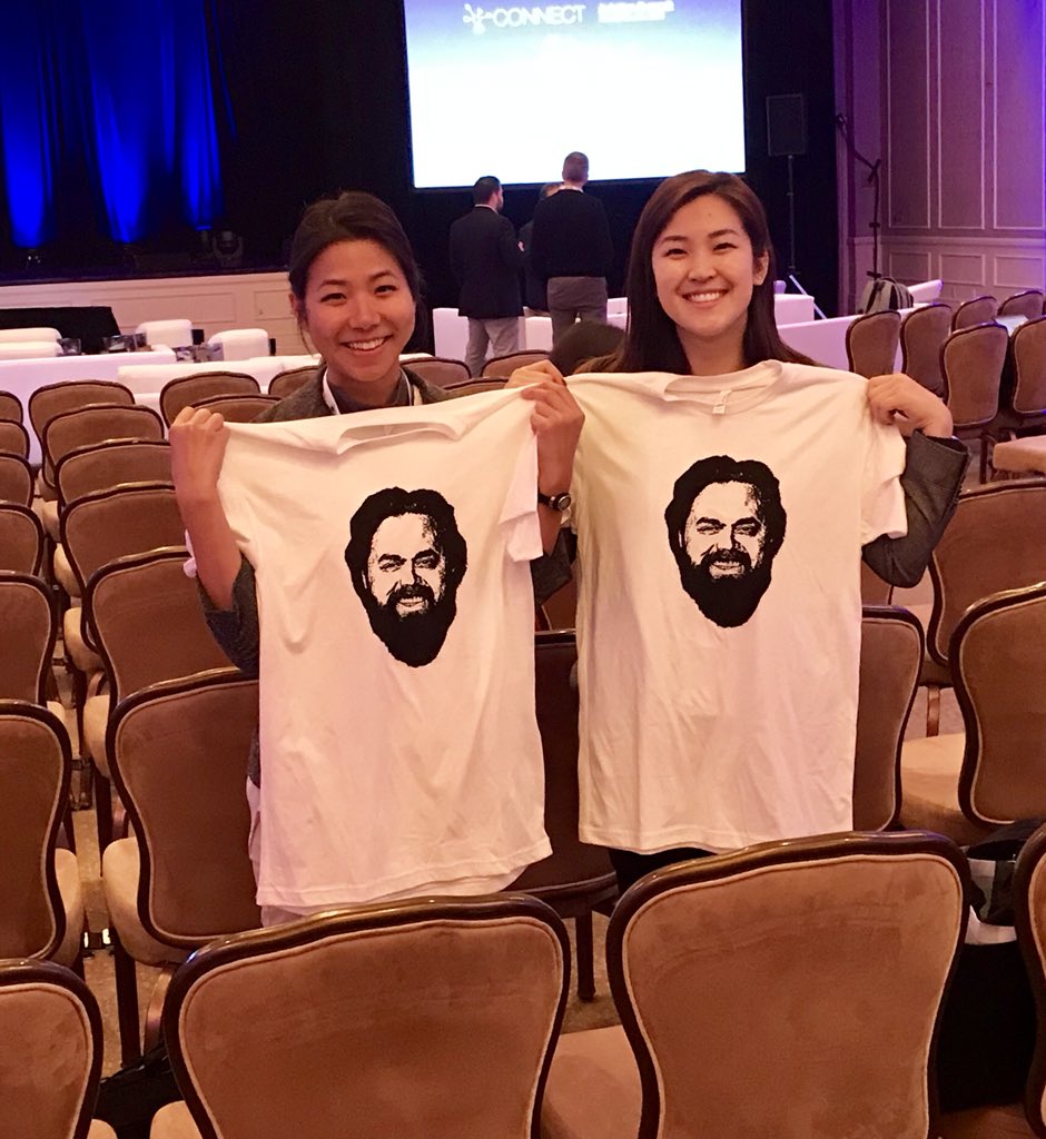 ILSmart's tweet photo. The ladies of @JALUX are big fans of @AeroZoneInc #WayneElder #CONNECTsummit2018 #Aviation https://t.co/s607ee5FRU