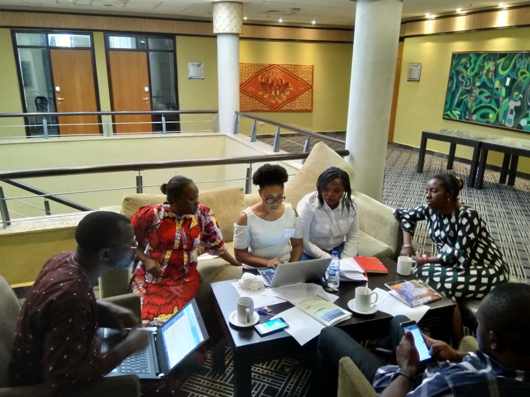 Upright4Nigeria's tweet photo. Brainstorming session going on. We must #KillCorruptionNow NB: @officialEFCC @NGRPresident cannot fight it alone. As citizens, pledge to be #UprightForNigeria @SERAPNigeria @Zamani_Foundatn @Biyi33 @amaechiossai3 @Udomoi @AntyFunke @yoosooph_shams @motoladudu @Areafada1 https://t.co/bCNnpXdL8j