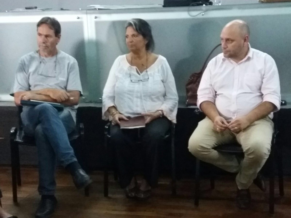 UNASEV's tweet photo. [AHORA] @AdrianBringa Secretario Gral. Ejecutivo y técnicos de la Unidad reunidos en #Rivera junto a las autoridades de la Dirección de Tránsito, Jefatura de Policía y Dirección Departamental de Salud evaluando avances de la estrategia #POSEVI en el departamento. @MI_UNICOM https://t.co/KswySPZcpS