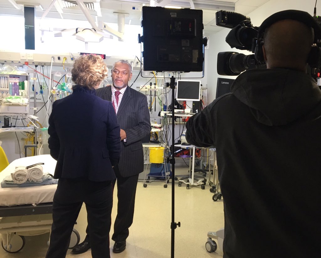 NHSBartsHealth's tweet photo. Hear more from @martinpgriff on the lifesaving work of @RoyalLondonHosp and @StGilesTrust tonight @BBCLondonNews @itvlondon &amp; national @itvnews #knife #gun crime https://t.co/tSFRsDuUvP