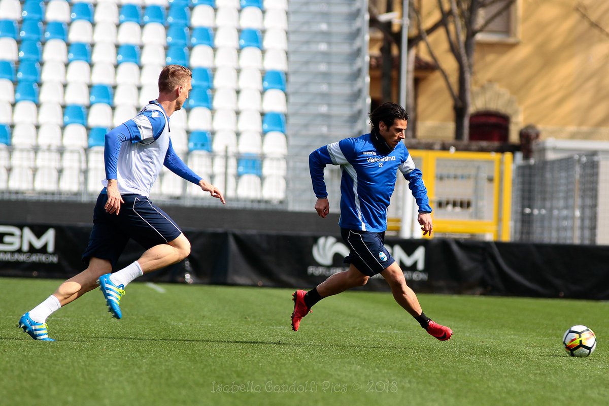 spalferrara's tweet photo. Allenamento pomeridiano - Verso #SPALAtalanta
#ForzaSPAL https://t.co/GVgEmPrEt4