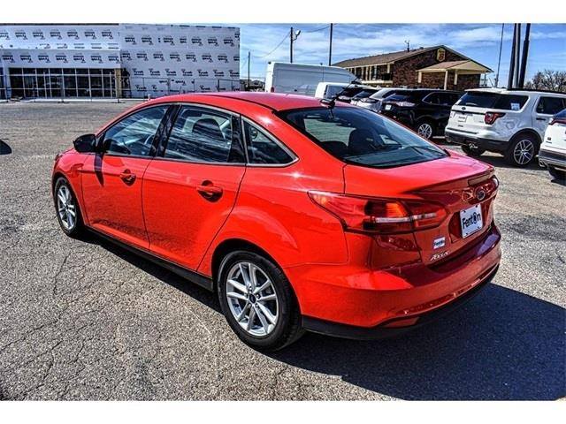 FentonFord's tweet photo. Looking for a great fuel economy and affordable price? Try our 2016 Ford Focus SE! Come see us. https://t.co/qacvfe3yiP #ford #focus #se #fordfocus #fenton #fentonford #dumas https://t.co/Sic1Sg8DeI