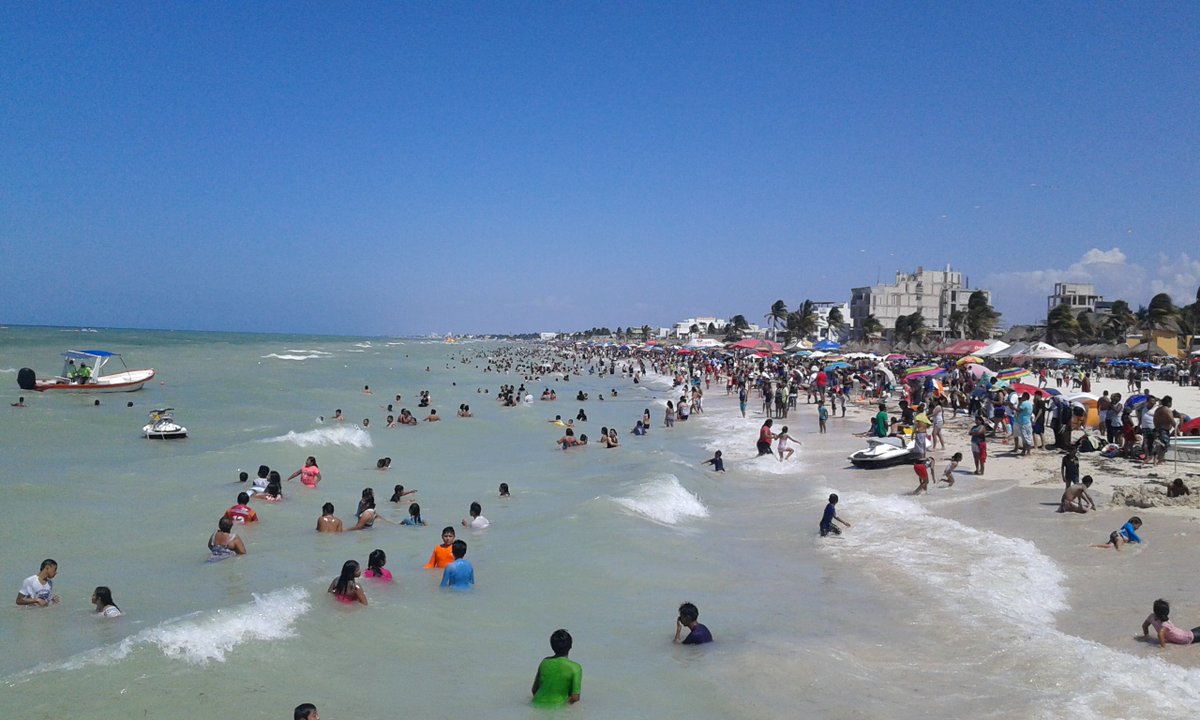 Asvucar's tweet photo. #PlayaProgreso,Yuc. Día agradable con sol y playa🌊🌞🏊🏄 https://t.co/G4VbSV32fT