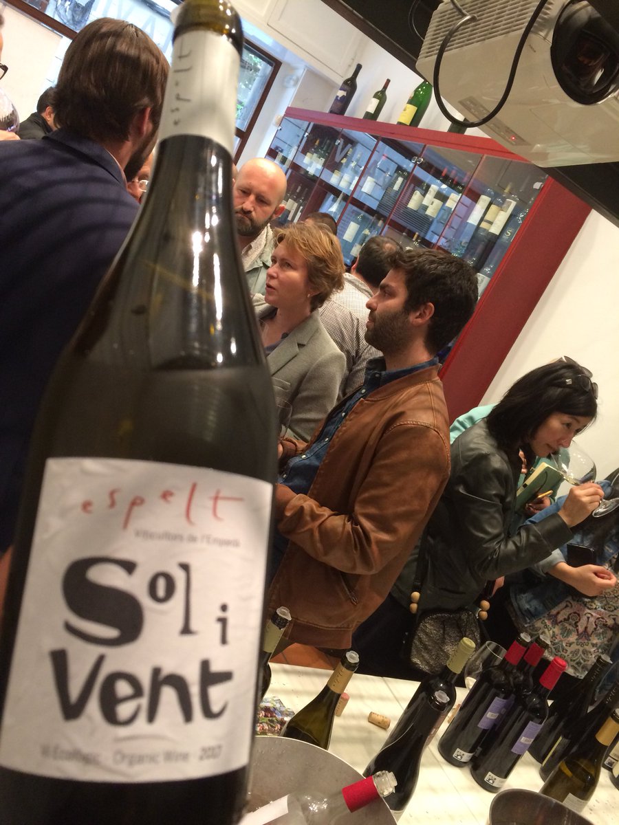 AlvaroLechuga1's tweet photo. Nuevo vino de @CellerEspelt , Sol i vent blanco, elaborado con Macabeu, garnacha blanca y garnacha gris. Poca producción.  #vi #vino #wine #emporda #winelovers https://t.co/zaoZuVkiKU