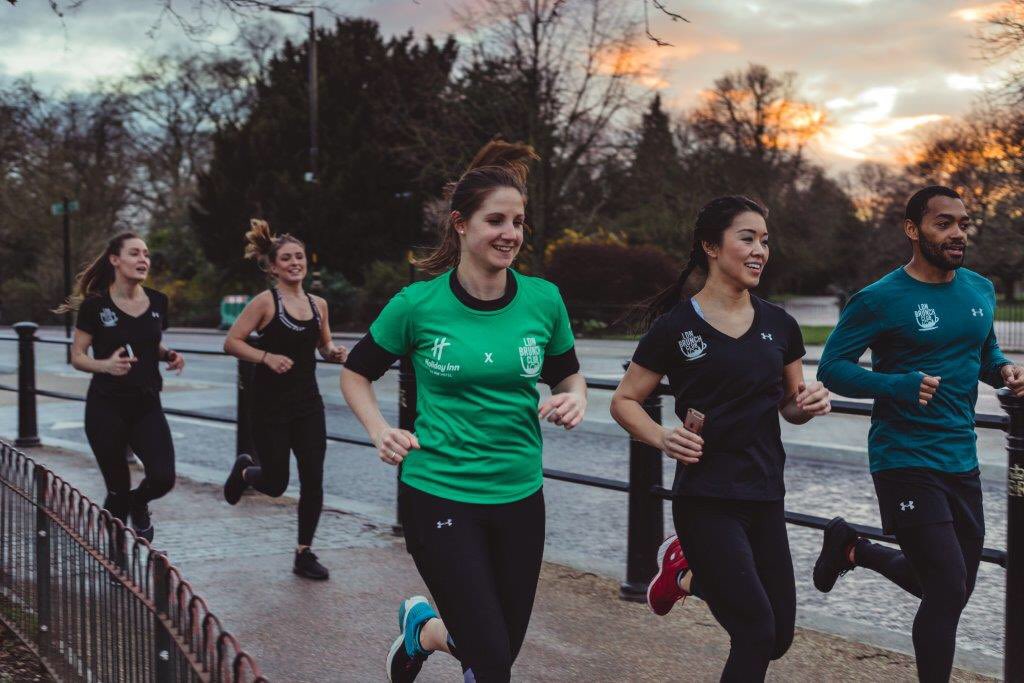 AmyMartin68's tweet photo. It finally feels like spring is on the way! First evening run in the daylight with @holidayinn & @ldnbrunchclub. It really is a pleasure to join this great bunch of people for a social run around the city of London in preparation for the @LondonMarathon! #restandrun https://t.co/08j1YIY6wY