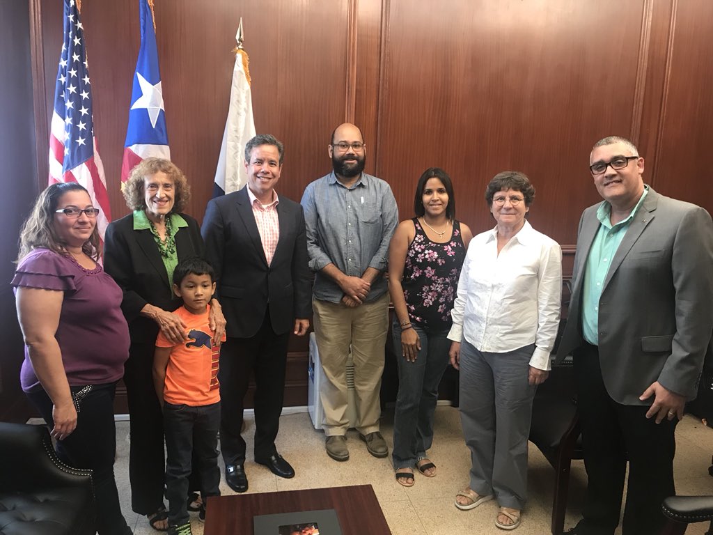 CCRioPiedras's tweet photo. La comunidad de Río Piedras junto a Dr. Álamo de @EDUCACIONPR , @Miguel_Romero_ y CAUCE @uprrp comenzando la conversación para fortalecer la educación en nuestra ciudad. #RíoPiedrasEsEducación https://t.co/rJyYSKiDss