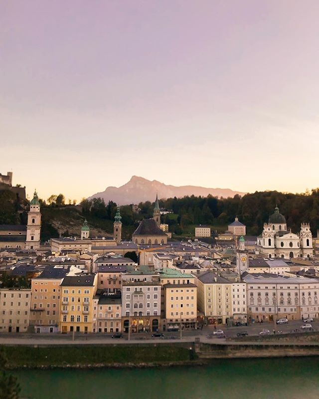 salzburg_info's tweet photo. Good evening in Salzburg βΊοΈ what is your favorite walking route within the city? π· by @adnanawaz
#salzburg #visitsalzburg #visitaustria #salzburgo #feelaustria #discoveraustria #citybreak #mytravelgram #doyoutravel #wonderful_places #earthgram #aust⦠https://t.co/BjvU8R5R7V https://t.co/NZOKYuQHQ7