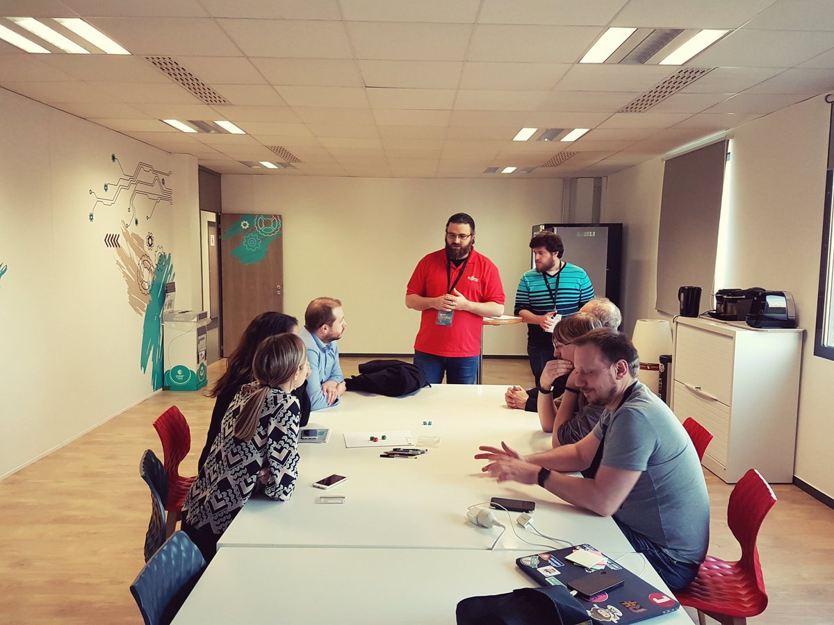 Nicolas_Tamalet's tweet photo. #SeriousGame cul de chouette au #AXAWebCenter pour cette #TechNightbyAXA jeu inspiré de la série @kaamelott d @sgtpembry https://t.co/uGqqLG7LVc