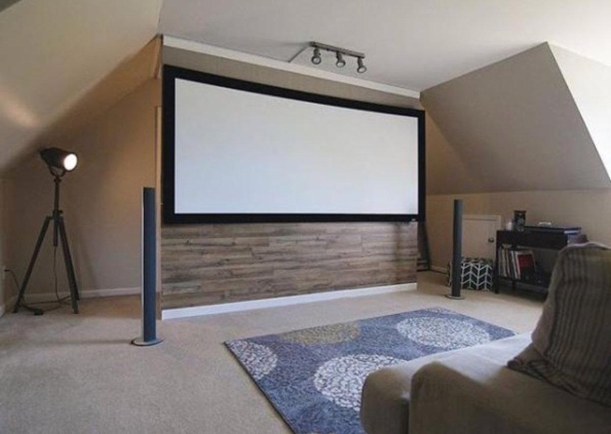 If you’re looking for a curved screen, look no further than our Lunette Series!
••••••••
elitescreens.com