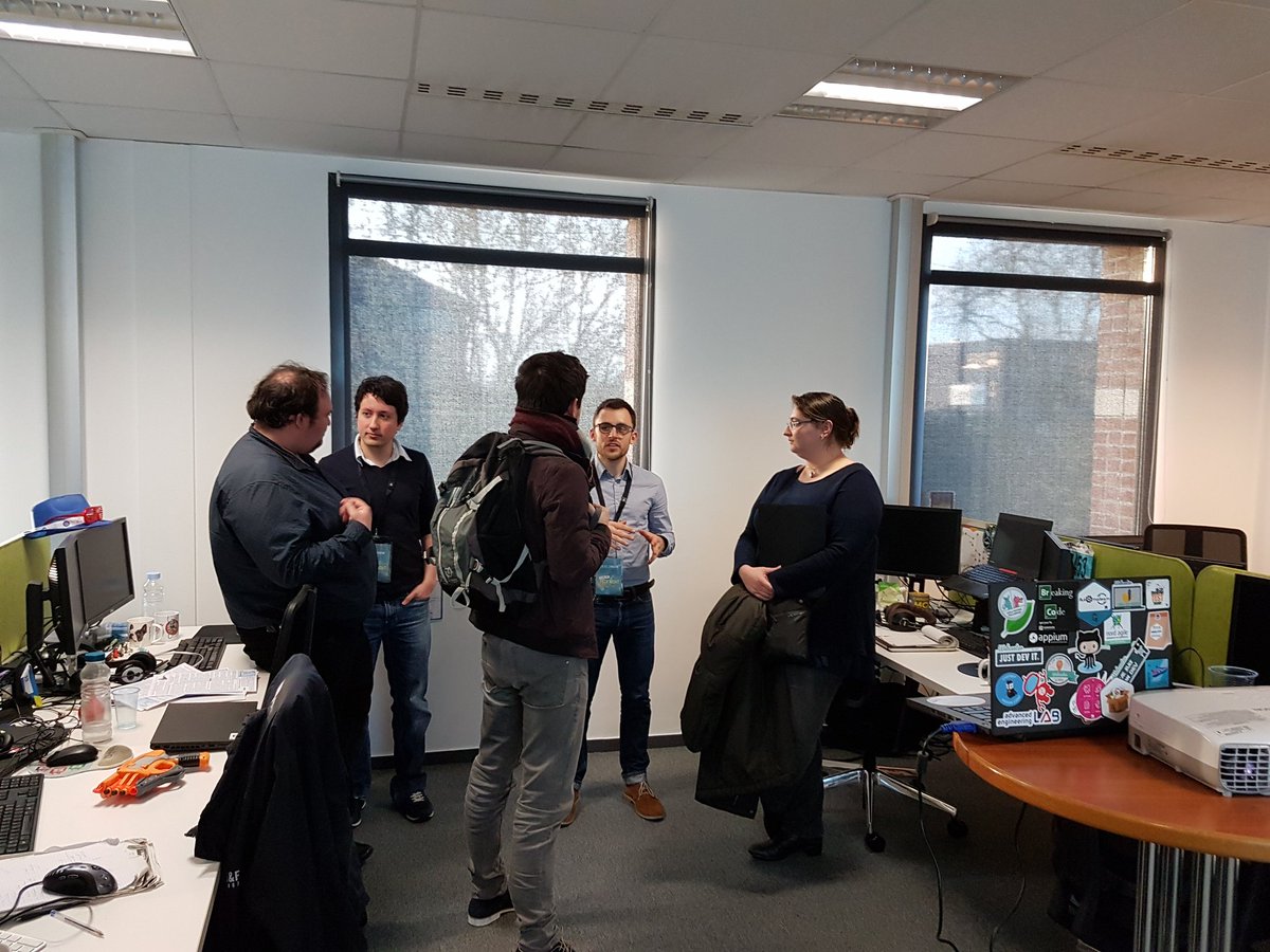 AXAJobs_fr's tweet photo. Rdv au corner #test pour entrer dans la peau de nos #testeurs #AXA #TechNightbyAXA https://t.co/62mtgqvqzg