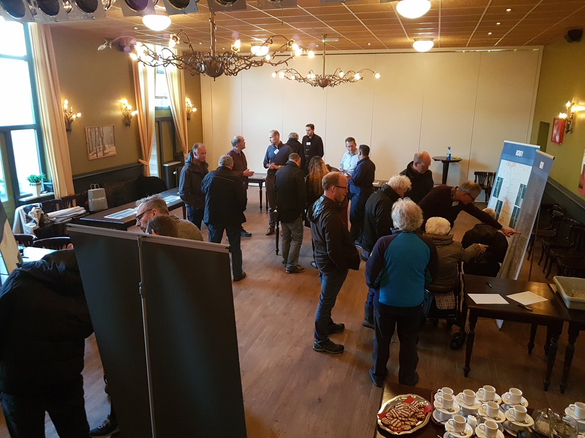 SauwerdWetsinge's tweet photo. Het loopt mooi door bij de inloop avond over de herinrichting van de N361 in en om Sauwerd! https://t.co/c1NPiwZVMx