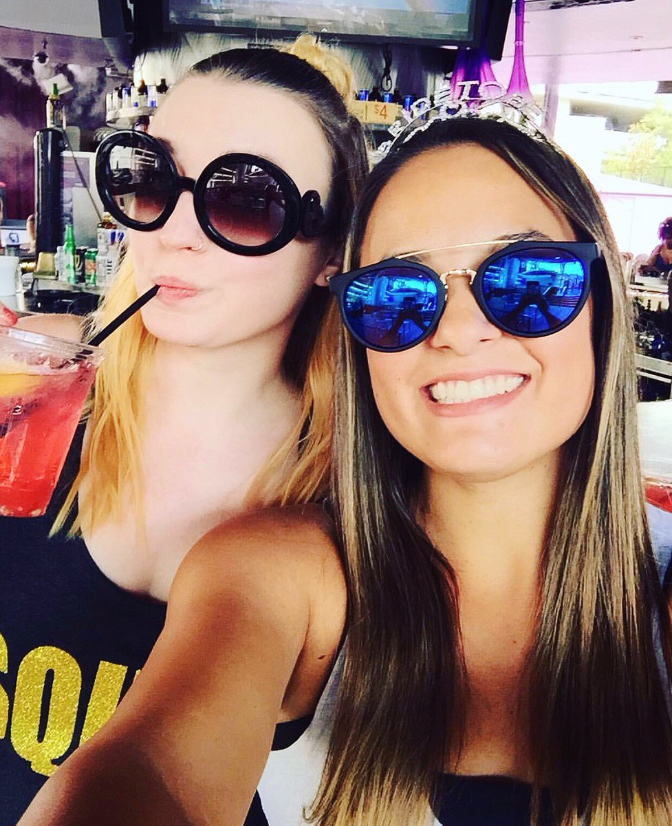 mrsjenarteaga's tweet photo. In honor of #Jerzday here are The Meatballs๐ฏโโ๏ธ๐๐ป๐๐ฝ๐๐ป #JSFamilyVacation @JerseyShore #meatballs #makeamericapartyagain https://t.co/GLFqW1oedB