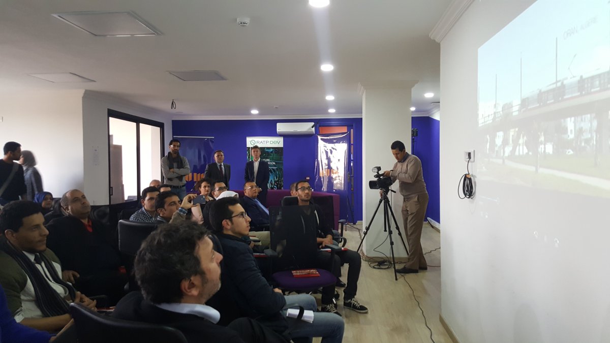 [Conférence-débat] 
Mot d'ouverture &amp; introduction du contexte général. 
Un live Facebook est au rendez-vous 👇m.facebook.com/NUMAcasablanca…
#Numa #RADPDev #Challengemobilité