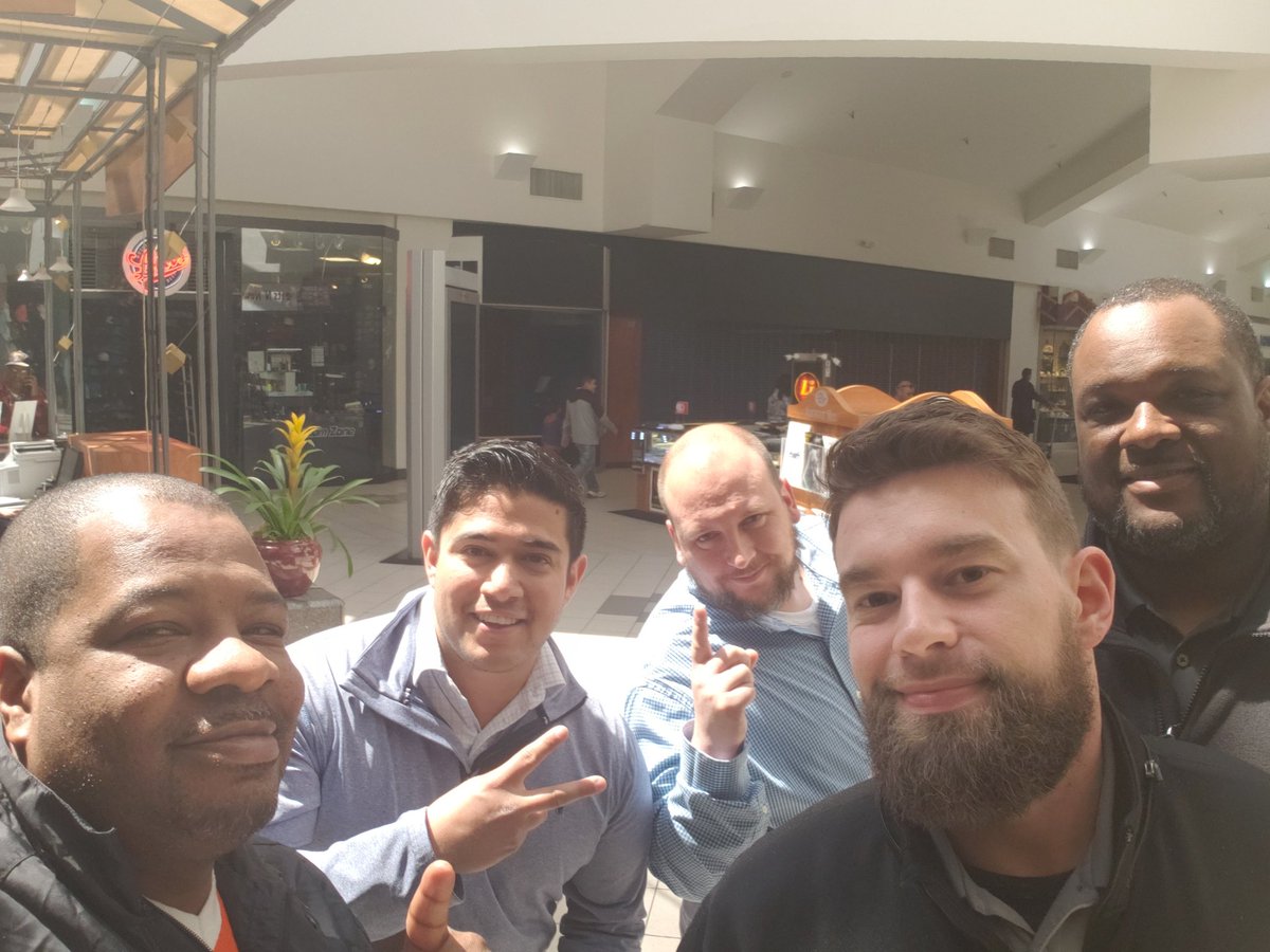 BoostMobileSean's tweet photo. Oh yeah! @AlliedSam which one you want? Gotta pick 1 @tonywagner29 @JeffWinters1977 @JeffMarshBOOST @AdamAlliedNC @FrankDeleon_VIP @christrippVIP @brianvipwireles @SPG_Barwell @_silviavip @JayMiglionico @SPG_AJ @AlliedAmyCrews @vtruongcao @ThomasSPG https://t.co/sdDQVvm7OV